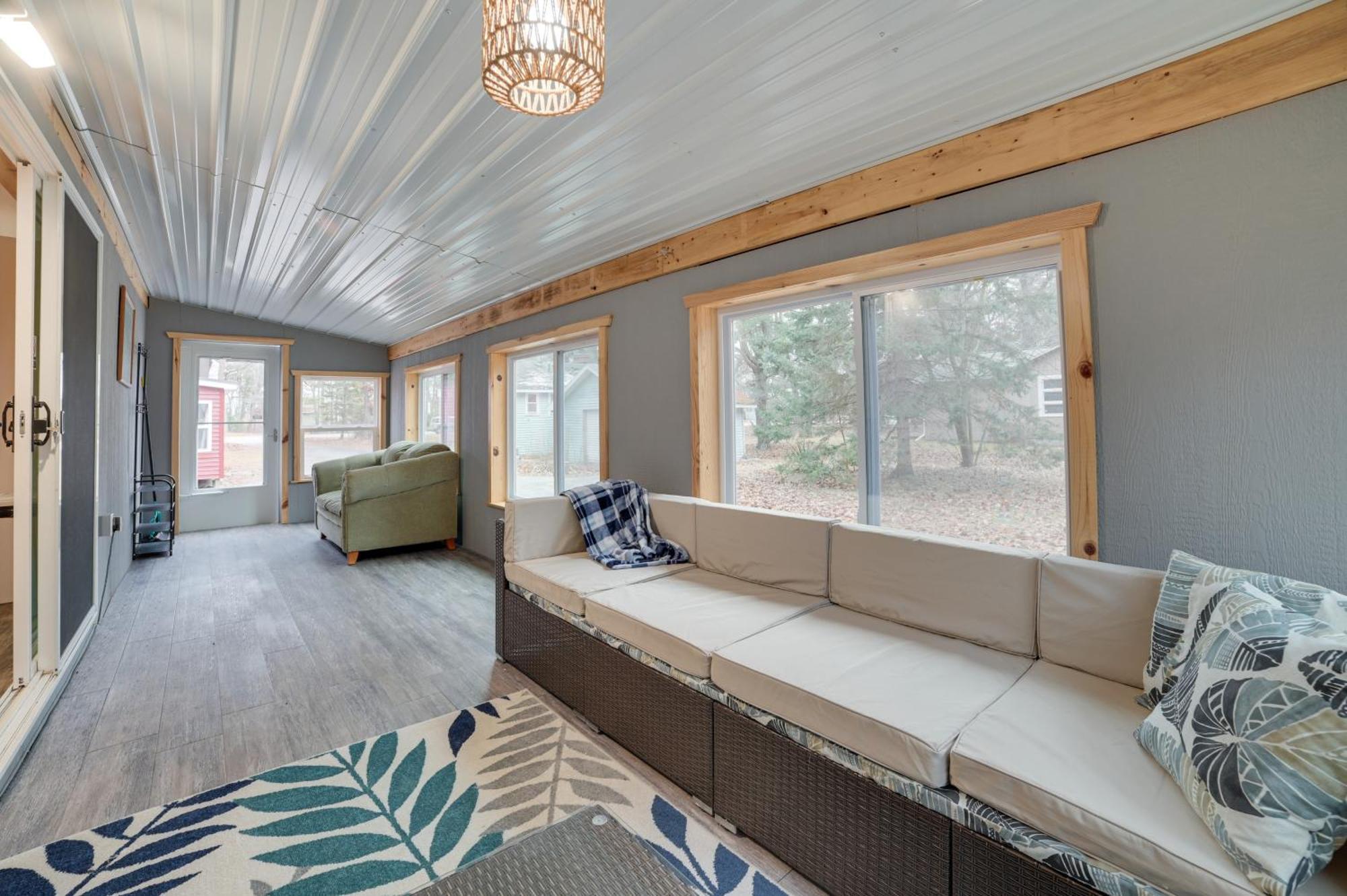 Scenic Evans Hideaway Steps To Lake Huron! Oscoda Eksteriør billede