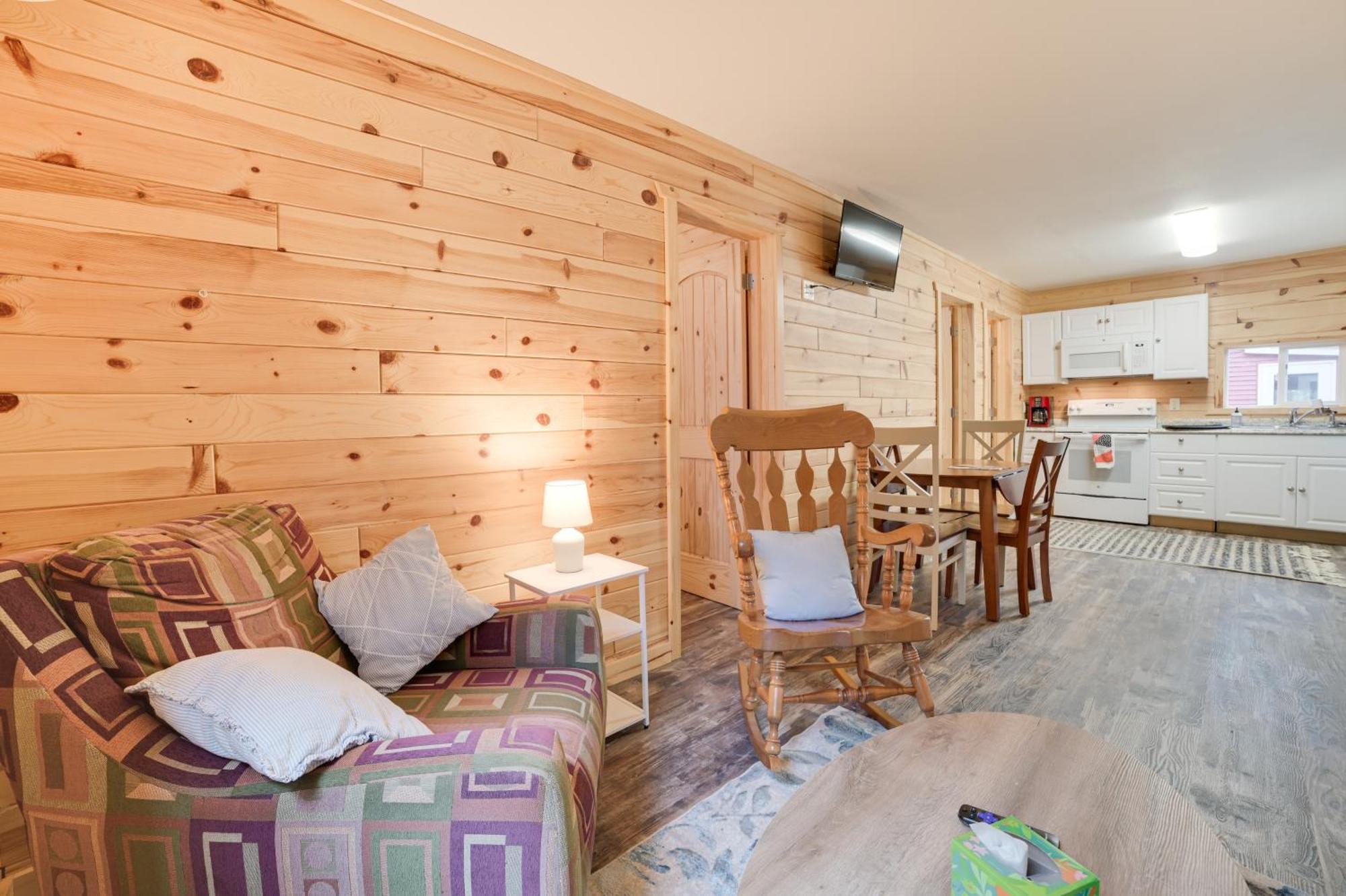 Scenic Evans Hideaway Steps To Lake Huron! Oscoda Eksteriør billede